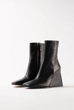 Load image into Gallery viewer, AKIRA Leather Ankle Boots - Black
