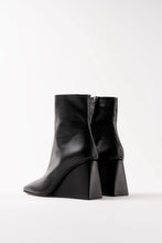 Load image into Gallery viewer, AKIRA Leather Ankle Boots - Black
